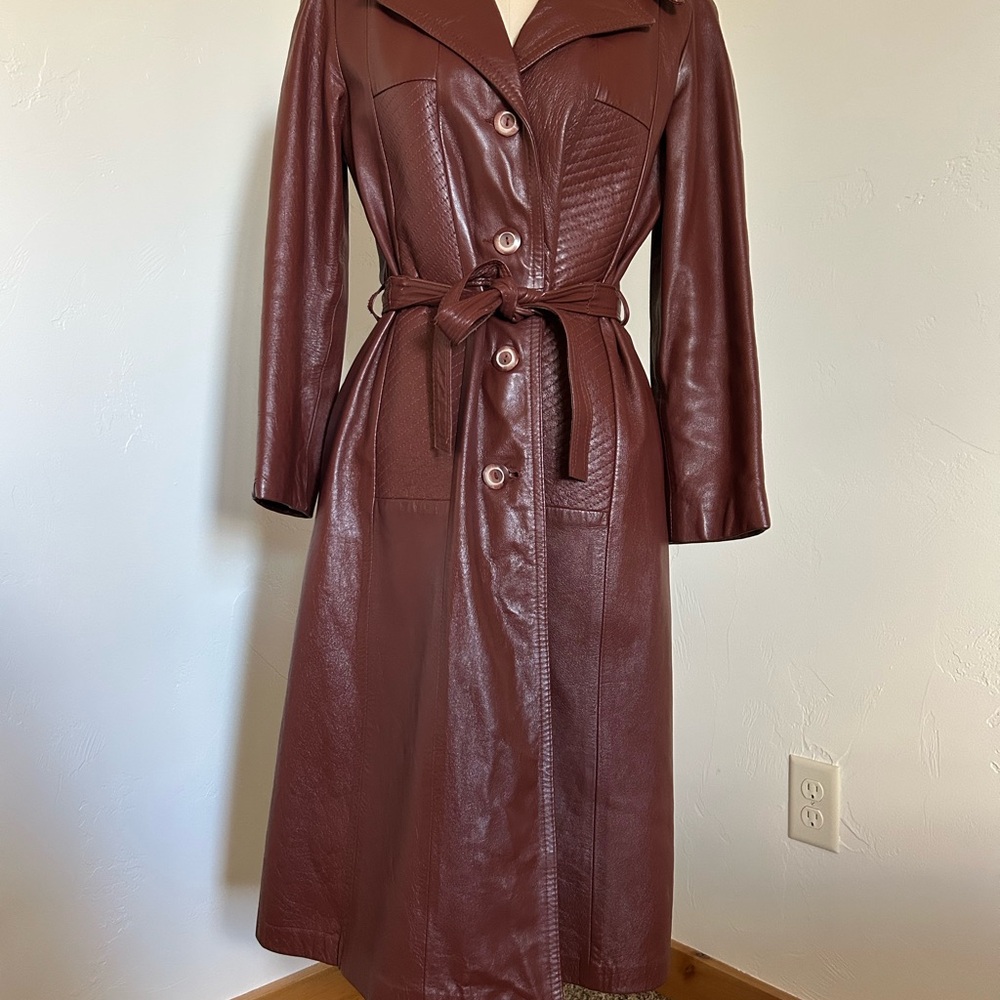 Vintage Genuine Leather Trench Coat — Brown (Fits Like Size 6)
